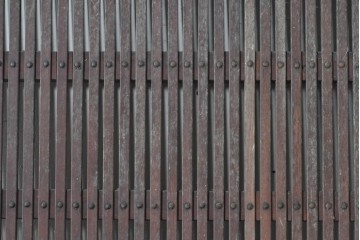 和製アンティーク建具　明治期から大正期　総欅材　格子入りの背の高い蔵戸1枚　(R-091712)