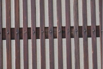 和製アンティーク建具　明治期から大正期　細かな縦格子と中央にガラスを備えた格子戸3枚セット　(R-091714)
