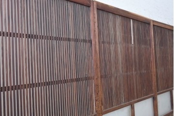 和製アンティーク建具　明治期から大正期　細かな縦格子と中央にガラスを備えた格子戸3枚セット　(R-091714)