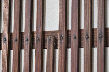 和製アンティーク建具　明治期から大正期　細かな縦格子と中央にガラスを備えた格子戸3枚セット　(R-091714)