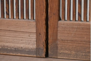 和製アンティーク建具　明治期から大正期　細かな縦格子と中央にガラスを備えた格子戸3枚セット　(R-091714)
