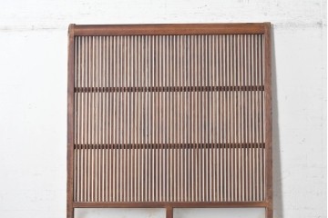 和製アンティーク建具　明治期から大正期　細かな縦格子と中央にガラスを備えた格子戸1枚　(R-091715)