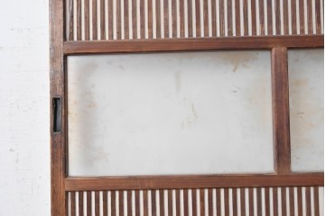 和製アンティーク建具　明治期から大正期　細かな縦格子と中央にガラスを備えた格子戸1枚　(R-091715)
