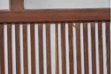 和製アンティーク建具　明治期から大正期　細かな縦格子と中央にガラスを備えた格子戸1枚　(R-091715)