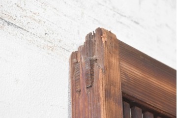 和製アンティーク建具　明治期から大正期　細かな縦格子と中央にガラスを備えた格子戸1枚　(R-091715)