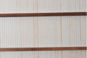 和製アンティーク建具　明治期から大正期　細かな縦格子と中央にガラスを備えた格子戸1枚　(R-091715)