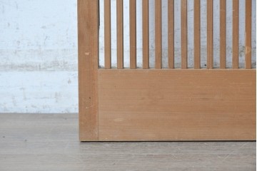 和製ヴィンテージ建具　昭和後期　細かな縦格子がすっきりとした印象の幅狭格子戸1枚　(R-091718)