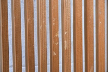 和製ヴィンテージ建具　昭和後期　細かな縦格子がすっきりとした印象の幅狭格子戸1枚　(R-091718)