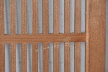 和製ヴィンテージ建具　昭和後期　細かな縦格子がすっきりとした印象の幅狭格子戸1枚　(R-091718)