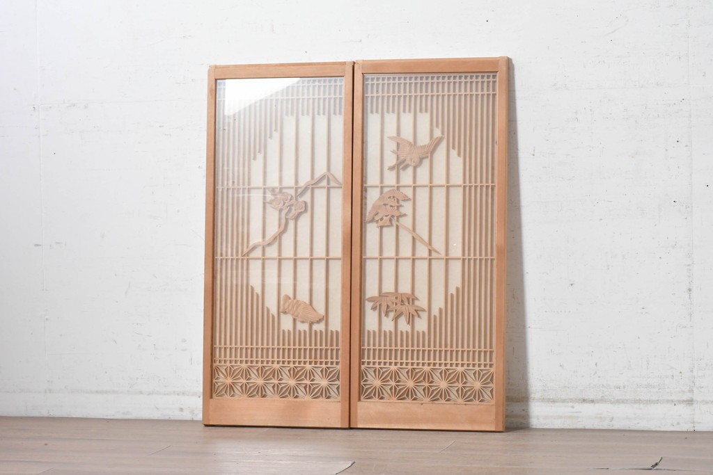 ヴィンテージ建具　昭和後期　松竹梅　鶴亀　麻の葉組子　縁起の良い意匠をちりばめた両面ガラスの書院戸2枚セット　(R-091721)