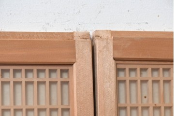 ヴィンテージ建具　昭和後期　松竹梅　鶴亀　麻の葉組子　縁起の良い意匠をちりばめた両面ガラスの書院戸2枚セット　(R-091721)