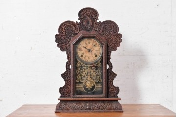 アメリカアンティーク　1890年から1900年頃　E. INGRAHAM&CO(イングラハム社)　GILA　華やかな彫刻が目を楽しませる置き時計　(R-091729)