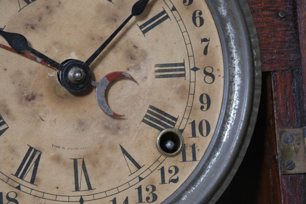 アメリカアンティーク　1890年から1900年頃　E. INGRAHAM&CO(イングラハム社)　GILA　華やかな彫刻が目を楽しませる置き時計　(R-091729)