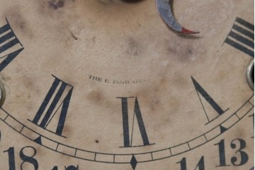 アメリカアンティーク　1890年から1900年頃　E. INGRAHAM&CO(イングラハム社)　GILA　華やかな彫刻が目を楽しませる置き時計　(R-091729)