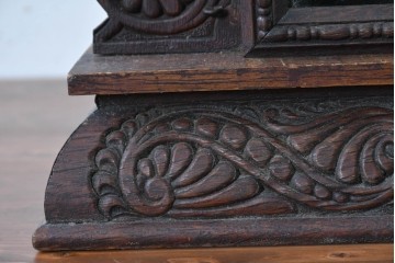 アメリカアンティーク　1890年から1900年頃　E. INGRAHAM&CO(イングラハム社)　GILA　華やかな彫刻が目を楽しませる置き時計　(R-091729)