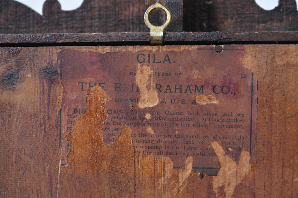 アメリカアンティーク　1890年から1900年頃　E. INGRAHAM&CO(イングラハム社)　GILA　華やかな彫刻が目を楽しませる置き時計　(R-091729)
