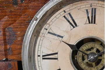 アメリカアンティーク　1890年から1900年頃　Ansonia Clock Company(アンソニア)　花や唐草の彫刻が優美な置き時計　(R-091730)