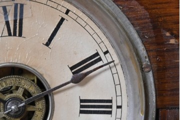 アメリカアンティーク　1890年から1900年頃　Ansonia Clock Company(アンソニア)　花や唐草の彫刻が優美な置き時計　(R-091730)