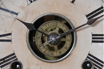 アメリカアンティーク　1890年から1900年頃　Ansonia Clock Company(アンソニア)　花や唐草の彫刻が優美な置き時計　(R-091730)