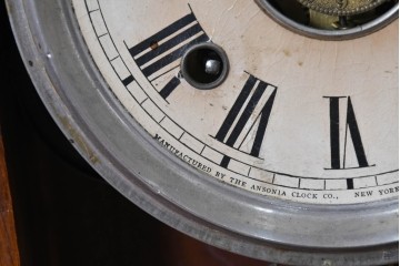 アメリカアンティーク　1890年から1900年頃　Ansonia Clock Company(アンソニア)　花や唐草の彫刻が優美な置き時計　(R-091730)