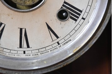 アメリカアンティーク　1890年から1900年頃　Ansonia Clock Company(アンソニア)　花や唐草の彫刻が優美な置き時計　(R-091730)
