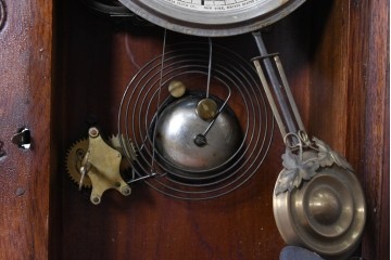アメリカアンティーク　1890年から1900年頃　Ansonia Clock Company(アンソニア)　花や唐草の彫刻が優美な置き時計　(R-091730)
