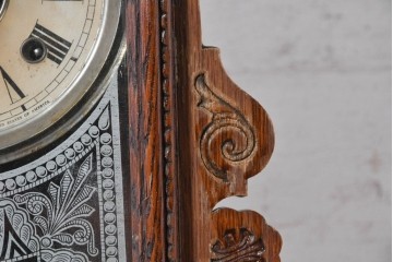 アメリカアンティーク　1890年から1900年頃　Ansonia Clock Company(アンソニア)　花や唐草の彫刻が優美な置き時計　(R-091730)