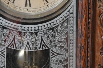 アメリカアンティーク　1890年から1900年頃　Ansonia Clock Company(アンソニア)　花や唐草の彫刻が優美な置き時計　(R-091730)