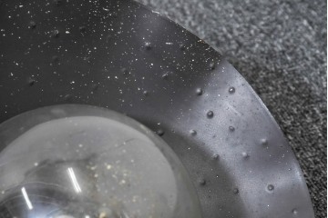 和製ヴィンテージ　アイアンシェードの波打つフォルムが印象的なペンダントライト　(R-091734)