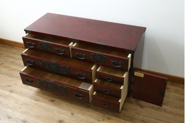 中古　美品　田中家具　二本松欅箪笥　欅(ケヤキ)材・会津桐材　唐獅子牡丹金具が豪華な和の趣溢れるローチェスト　(R-091767)