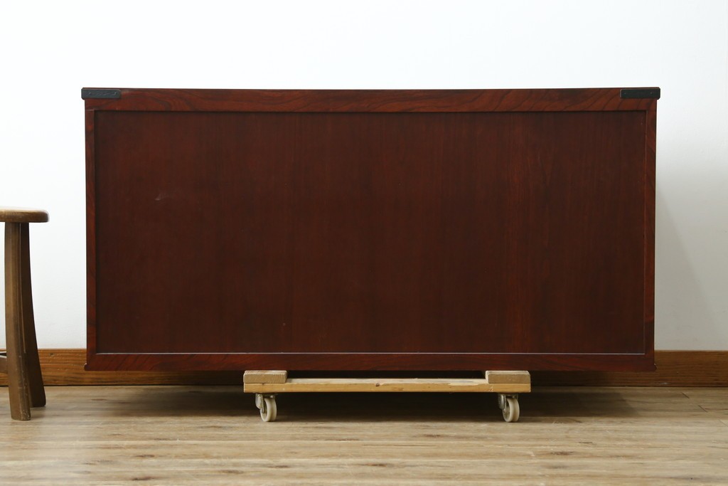 中古　美品　田中家具　二本松欅箪笥　欅(ケヤキ)材・会津桐材　唐獅子牡丹金具が豪華な和の趣溢れるローチェスト　(R-091767)
