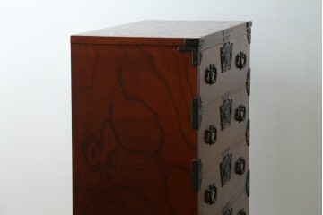 中古　岩谷堂箪笥　桐の花を象った飾り金具が美しい衣装箪笥　(R-091770)