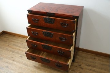 中古　岩谷堂箪笥　桐の花を象った飾り金具が美しい衣装箪笥　(R-091770)