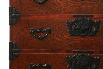 中古　岩谷堂箪笥　桐の花を象った飾り金具が美しい衣装箪笥　(R-091770)