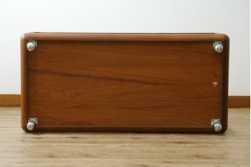 イギリスヴィンテージ　1970年頃　希少モデル　G-PLAN(ジープラン)　ガラストップと曲線的なフォルムが魅力のキャスター付きローテーブル　(R-091774)