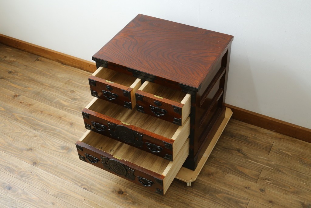 中古　美品　仙台箪笥　豪華な牡丹金具と美しい木目が魅力の小箪笥　(R-091776)
