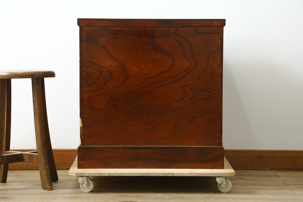 中古　美品　仙台箪笥　豪華な牡丹金具と美しい木目が魅力の小箪笥　(R-091776)