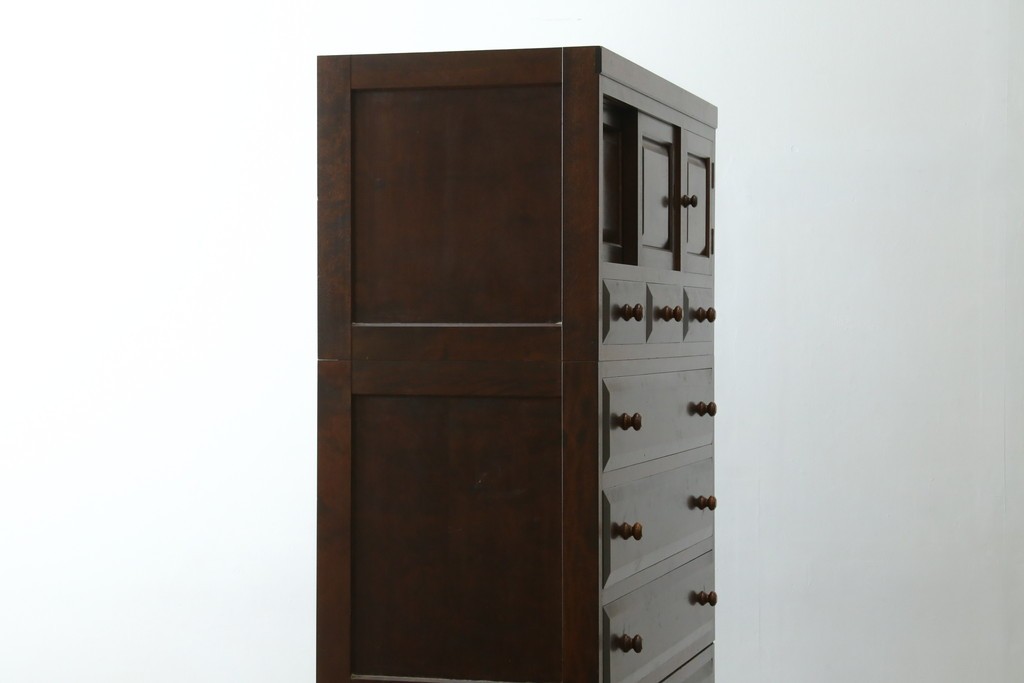 中古　美品　松本民芸家具　D型和タンスⅡ　豊富な収納を備えた上品な佇まいの重ね箪笥　(R-091777)