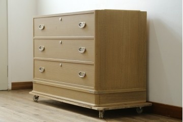 《天板取り付け加工費込み》　中古　美品　春日部桐箪笥　伝統工芸士 藤田茂作　胴丸　花文様の金具が上品な衣装箪笥　(R-091781)