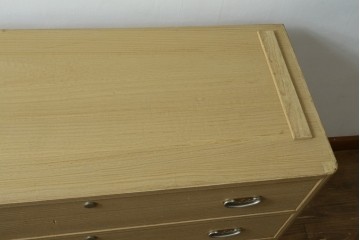 《天板取り付け加工費込み》　中古　美品　春日部桐箪笥　伝統工芸士 藤田茂作　胴丸　花文様の金具が上品な衣装箪笥　(R-091781)