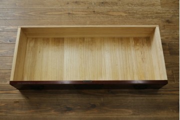 中古　美品　希少な廃番品!!　田中家具　二本松欅箪笥　牡丹の飾り金具が美しい衣装箪笥　(R-091782)
