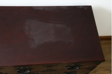 中古　美品　希少な廃番品!!　田中家具　二本松欅箪笥　牡丹の飾り金具が美しい衣装箪笥　(R-091782)