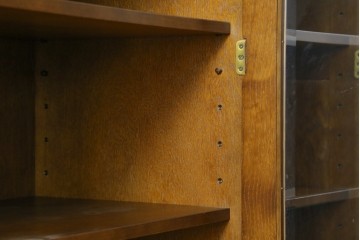 中古　美品　希少な廃番品　飛騨産業　キツツキマーク　穂高シリーズ　ナラ材を用いたスライドトレー付きカップボード　(R-091785)