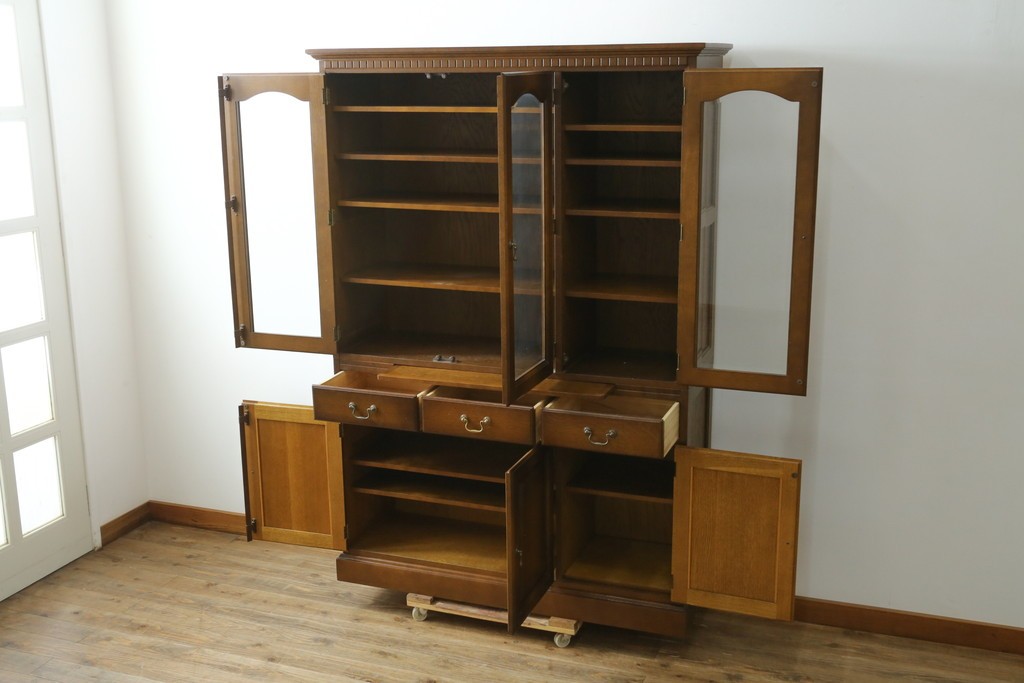 中古　美品　希少な廃番品　飛騨産業　キツツキマーク　穂高シリーズ　ナラ材を用いたスライドトレー付きカップボード　(R-091785)