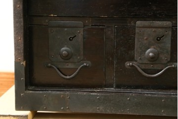 和製アンティーク　江戸期　帳箱型の佐渡船箪笥　(R-091786)