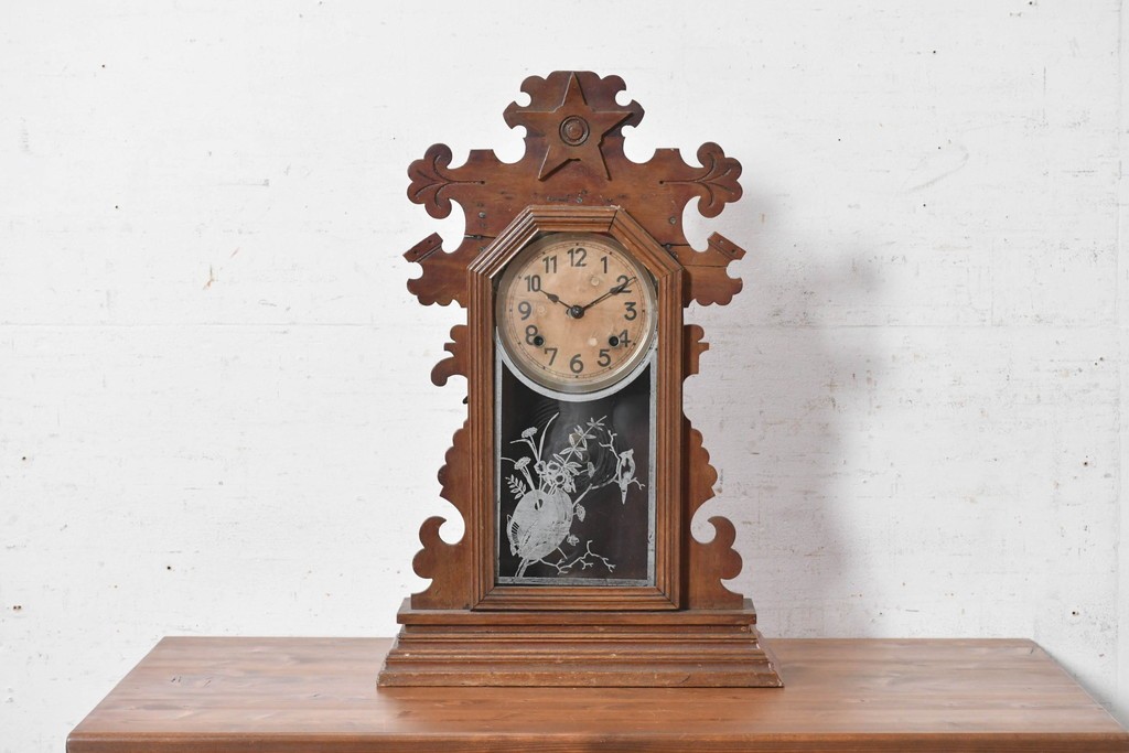 アメリカアンティーク　1890年から1900年頃　Ansonia Clock Company(アンソニア)　星形の装飾と花や鳥などの絵柄が印象的な置き時計　(R-091798)