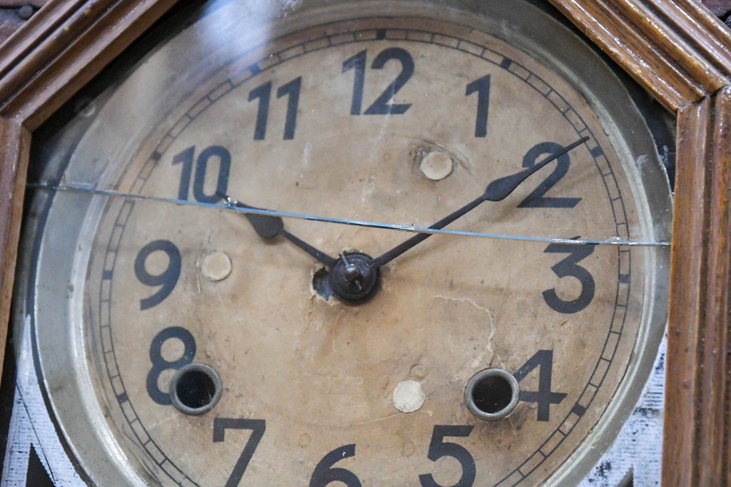 アメリカアンティーク　1890年から1900年頃　Ansonia Clock Company(アンソニア)　星形の装飾と花や鳥などの絵柄が印象的な置き時計　(R-091798)