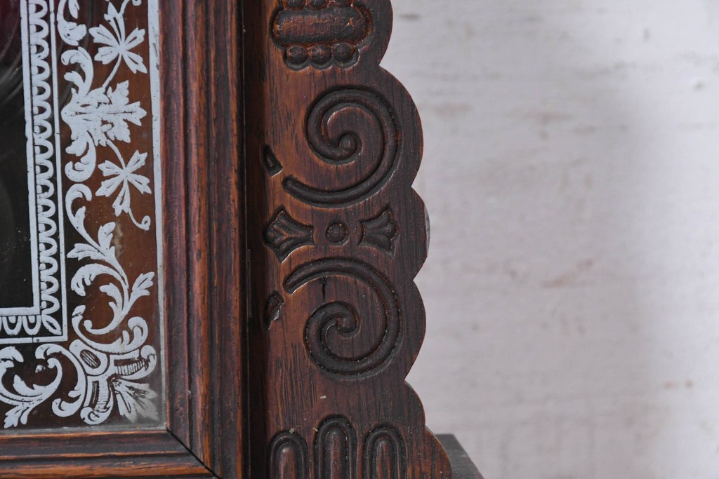 アメリカアンティーク　1890年から1900年頃　Ansonia Clock Company(アンソニア)　優美な彫刻と白い草花模様が華やかな置き時計　(R-091799)