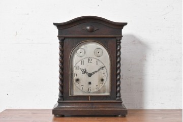 ドイツアンティーク　1920年から1930年頃　　KIENZLE(キンツレ)　ツイスト装飾と曲線的な天板が美しい重厚な置き時計　(R-091801)