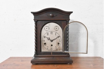ドイツアンティーク　1920年から1930年頃　　KIENZLE(キンツレ)　ツイスト装飾と曲線的な天板が美しい重厚な置き時計　(R-091801)